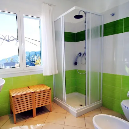 לינה וארוחת בוקר Casa Kara *